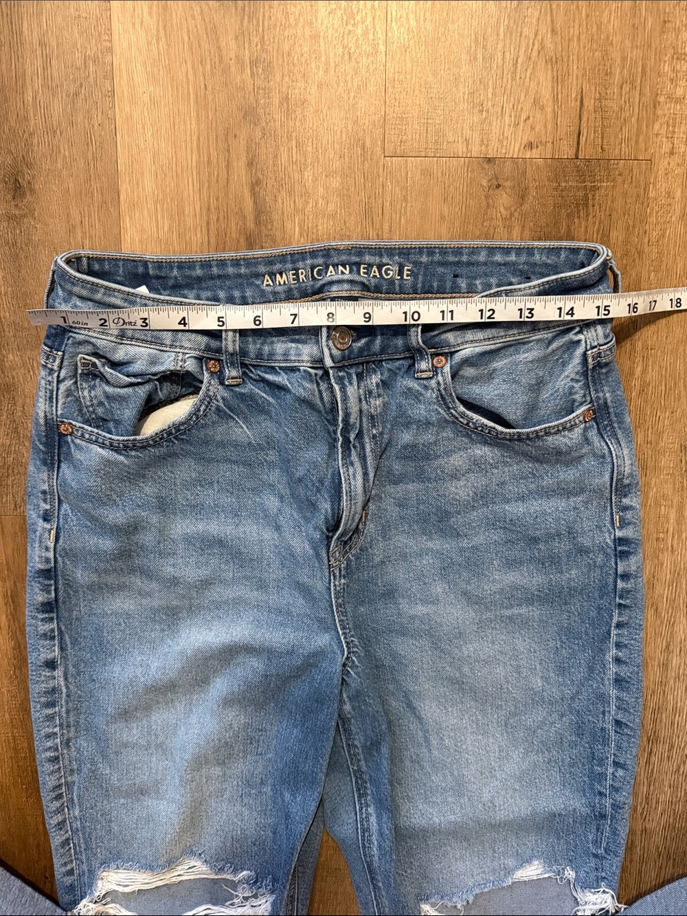 American Eagle Strigid Mom Jeans Distressed Denim Women's Size 10 Short - Picture 5 of 11